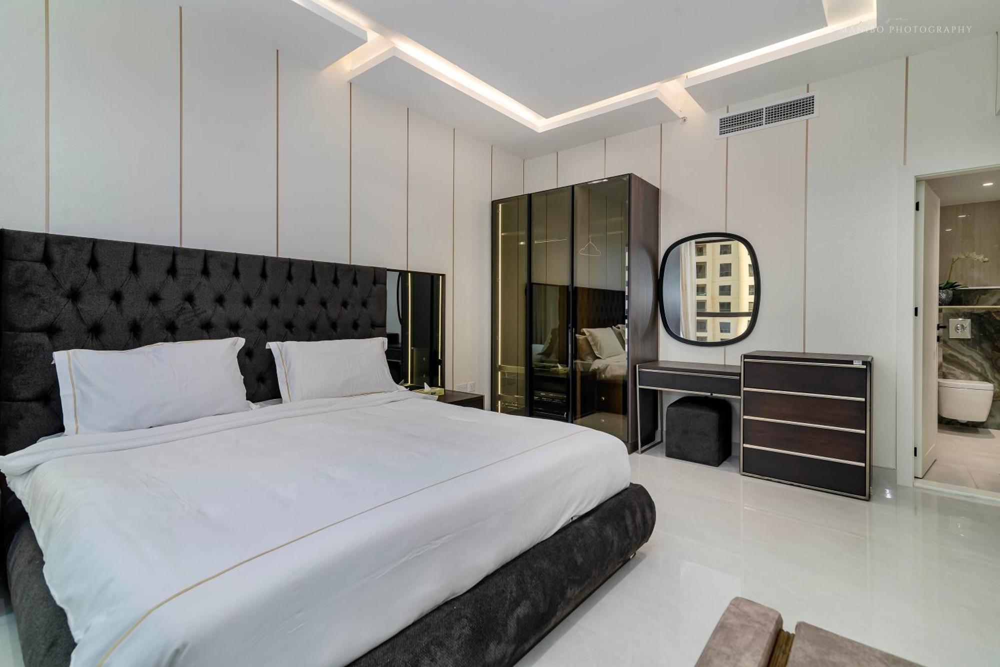 Apartamento Usmans 4Bdrm Jbr Sadaf Next To Ritz Carlton Walk Dubái Exterior foto
